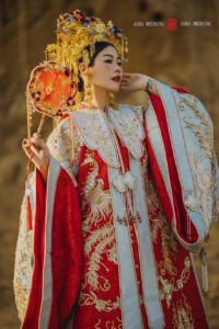 中式婚紗,秀禾服,中式禮服,中式婚紗照,旗袍禮服,龍鳳褂,中式婚紗推薦,中式婚紗攝影,中式古風婚紗照,中式婚紗攝影工作室,拍中式婚紗